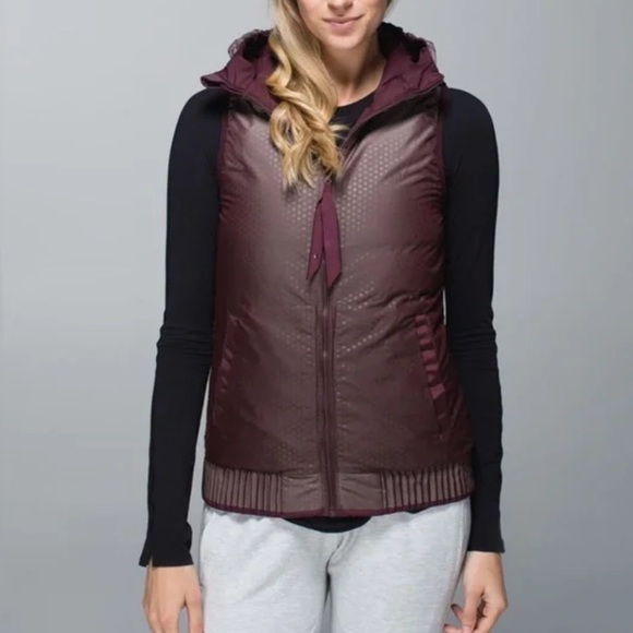 Lululemon Chilly Chill Puffy Down Hooded Vest Reversible Bordeaux Size 4, EUC - Picture 3 of 10